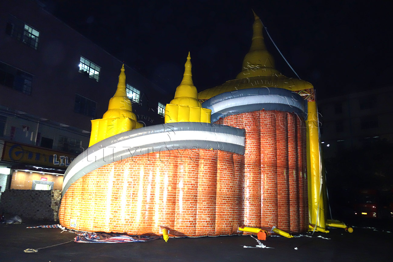 Customized inflatable palace water park