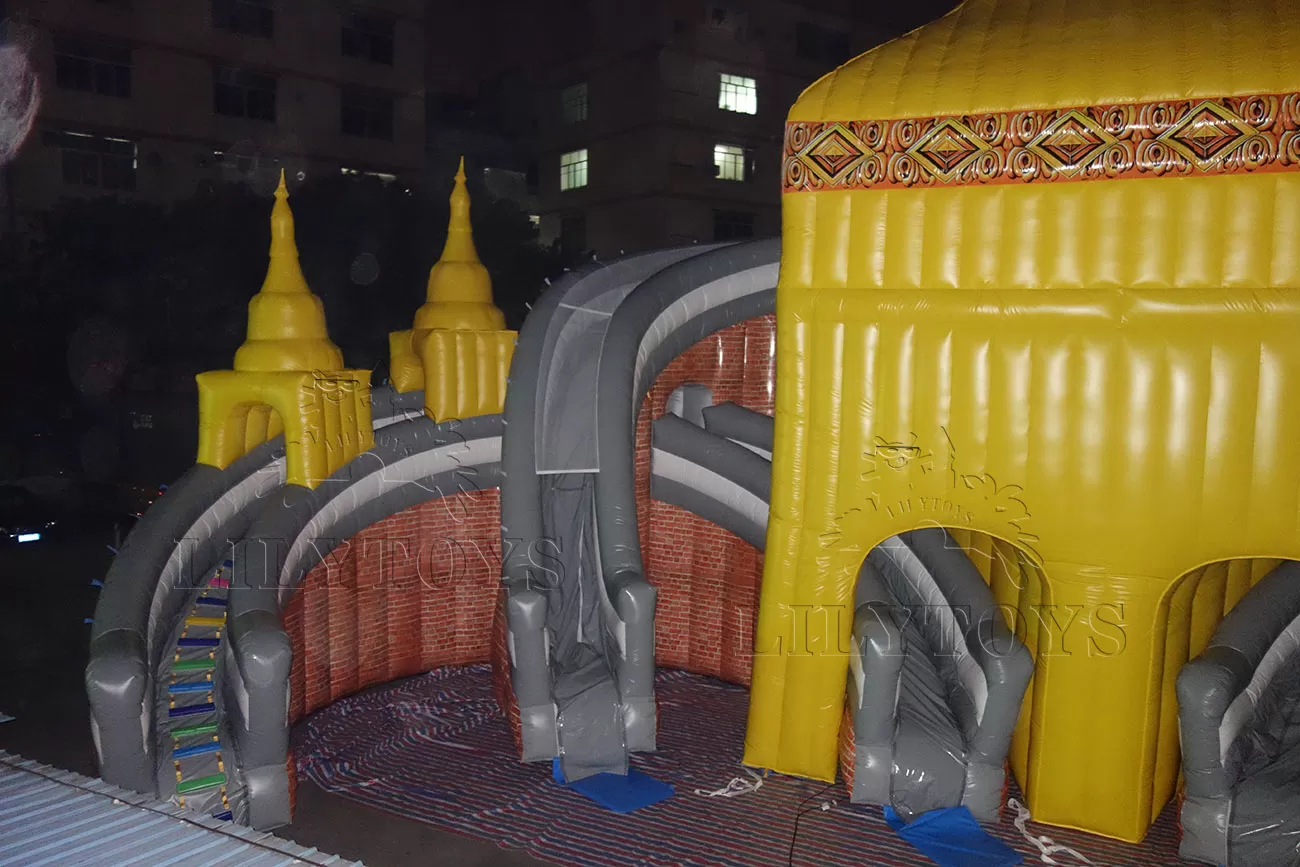 Customized inflatable palace water park