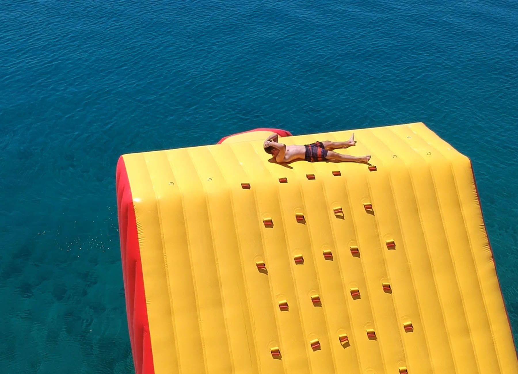 inflatable floating sea water park