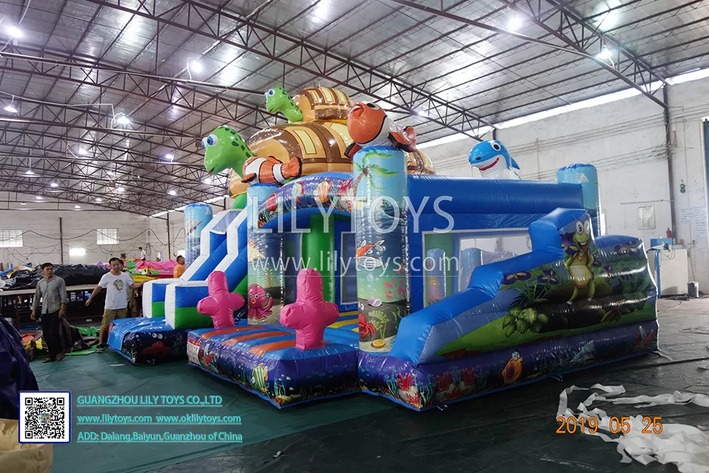 inflatable bouncer with slide bounce castle