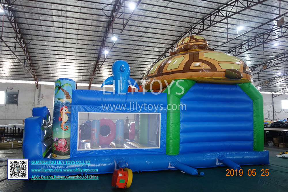 inflatable bouncer with slide bounce castle