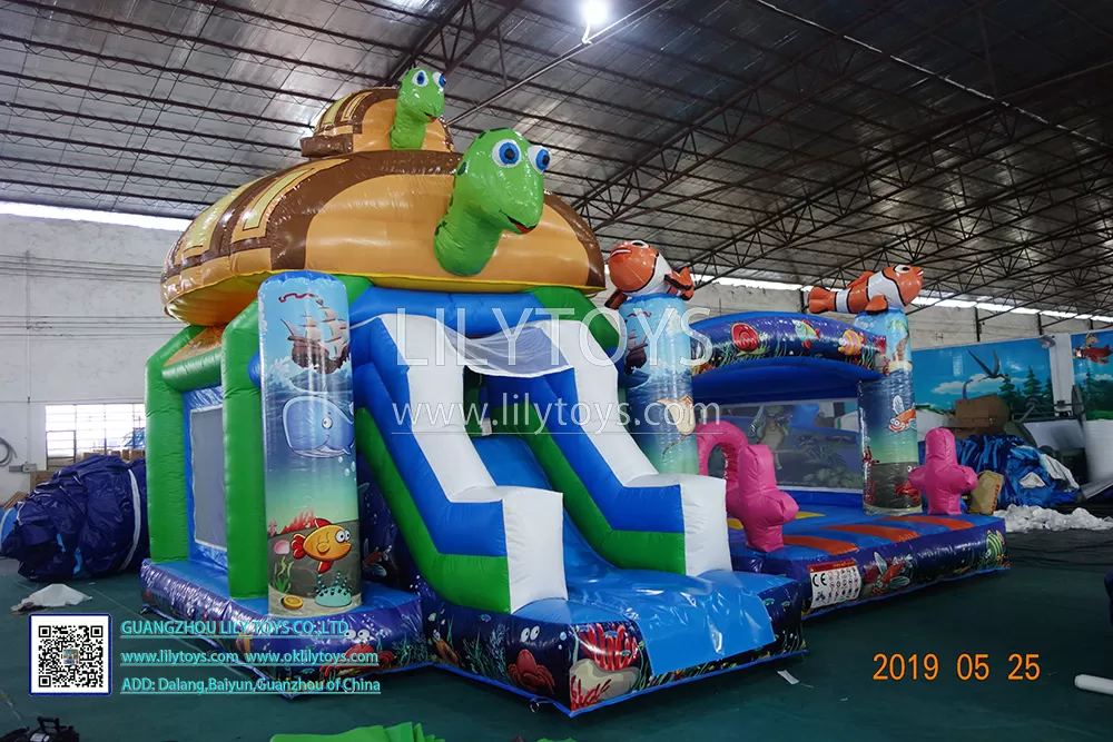 inflatable bouncer with slide bounce castle