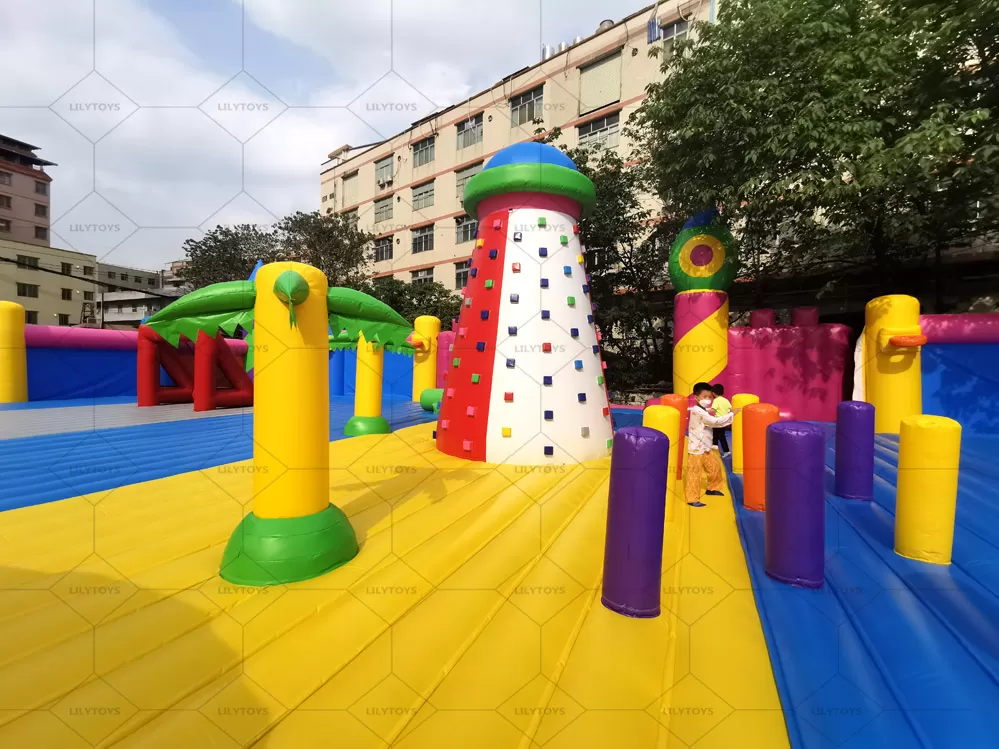 big inflatable bounce for the indoor and outdoor