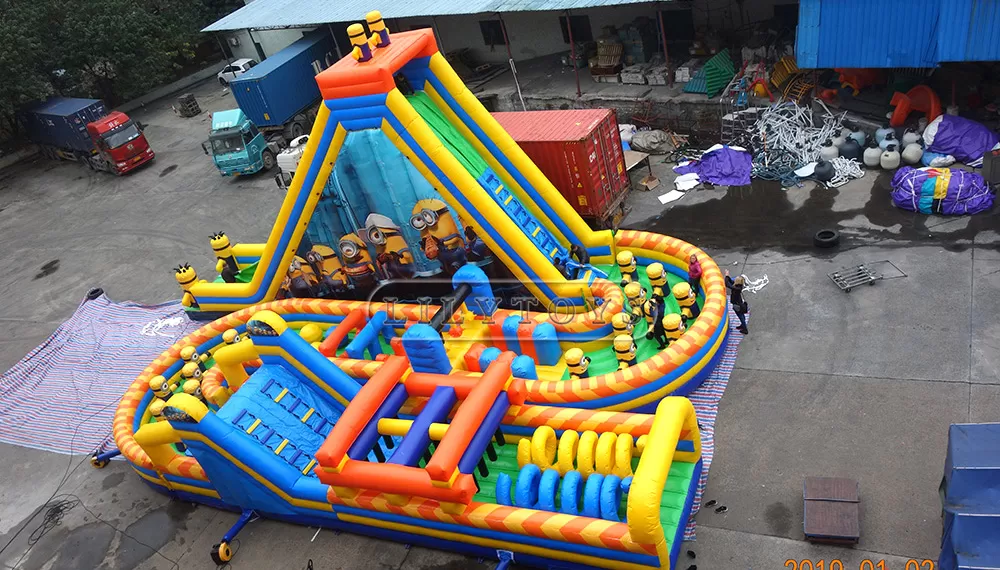 Inflatable obstacle course-05