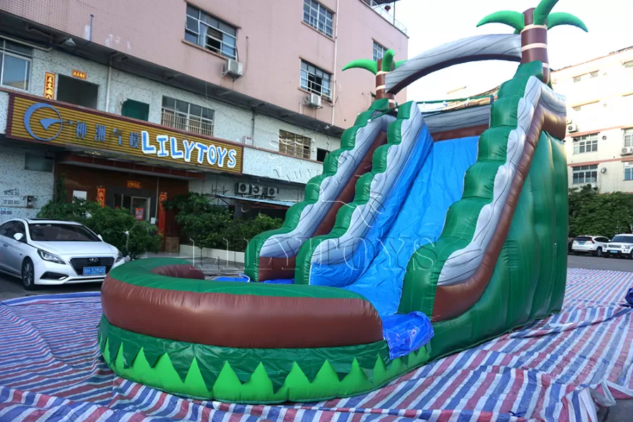 High quality inflatable water slide with tree