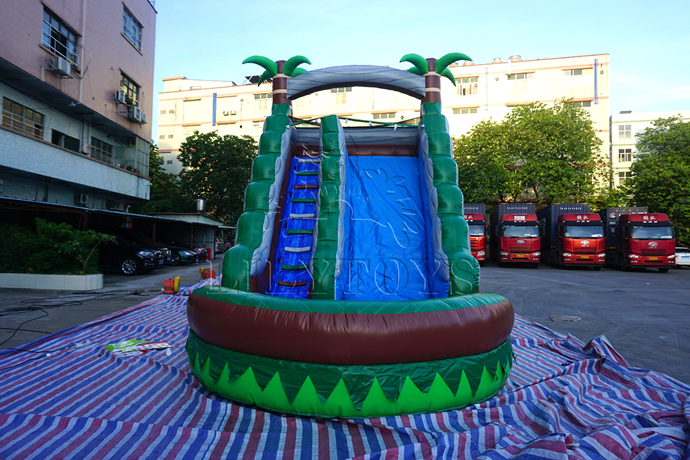 High quality inflatable water slide with tree
