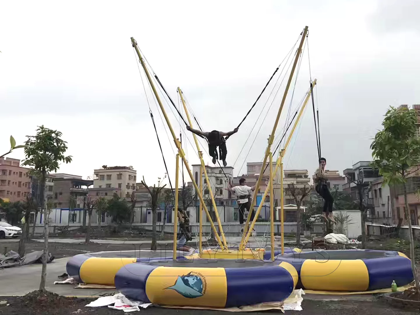 4 person jumping trampoline