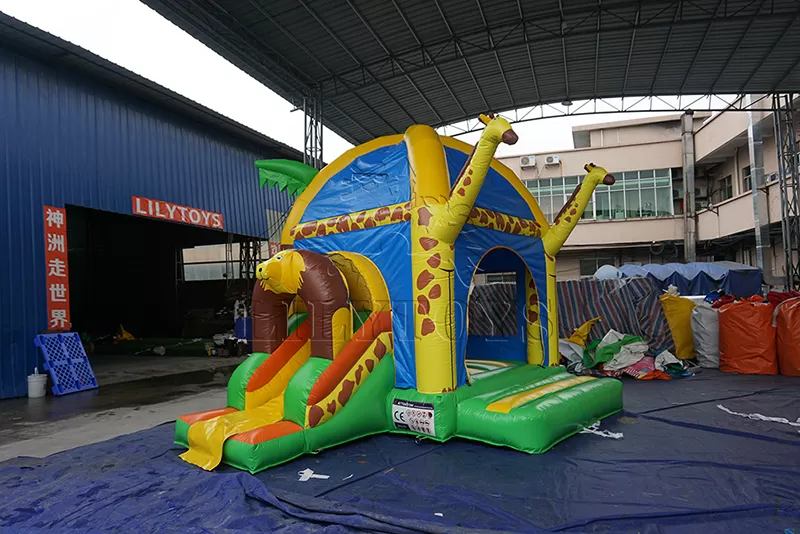 girafee inflatable castle combo