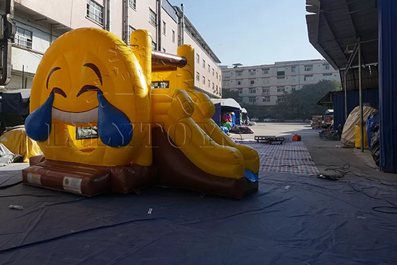 Emoji inflatable bounce house for jumping