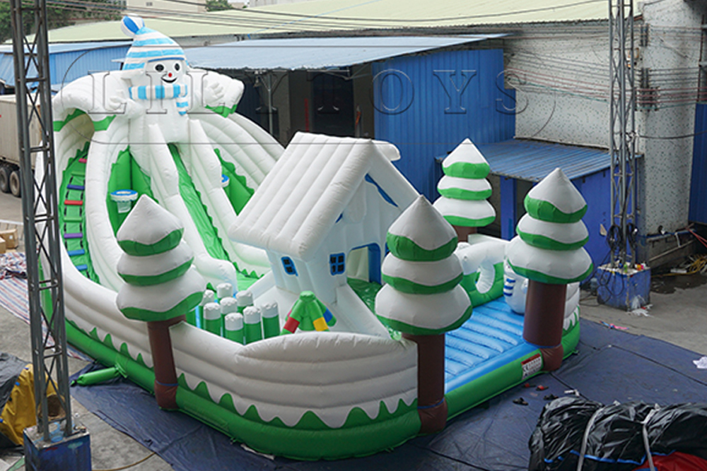 giant inflatable snow bounce playground