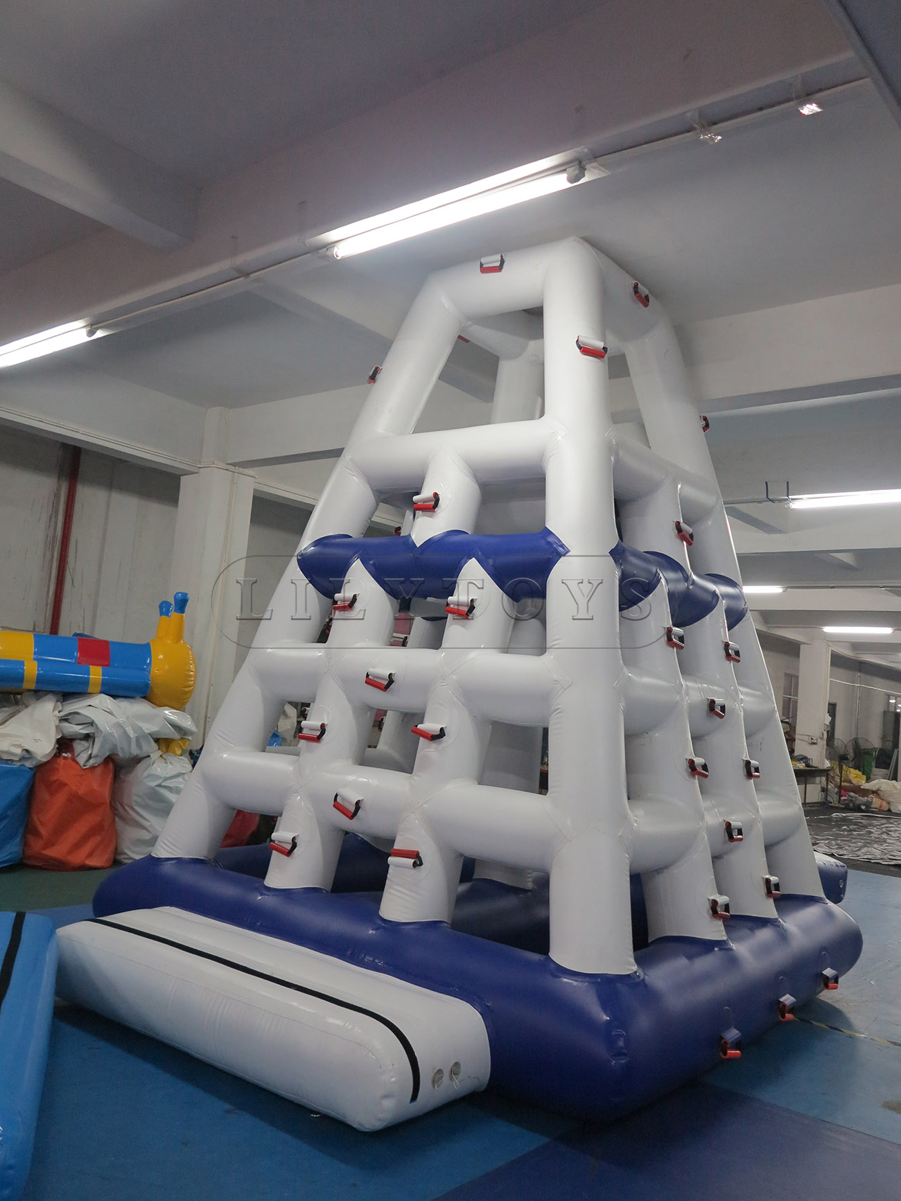 inflatable water park (75)