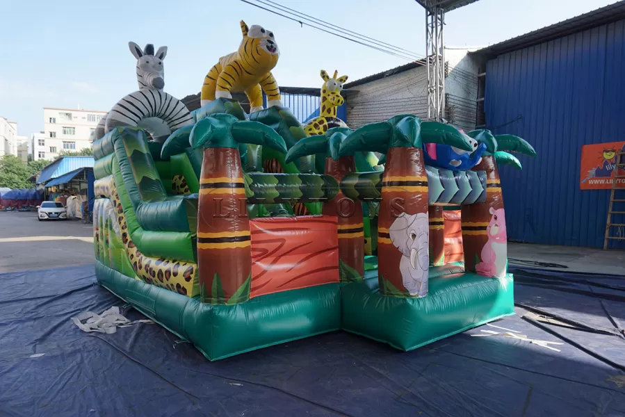 animals theme inflatable dry slide