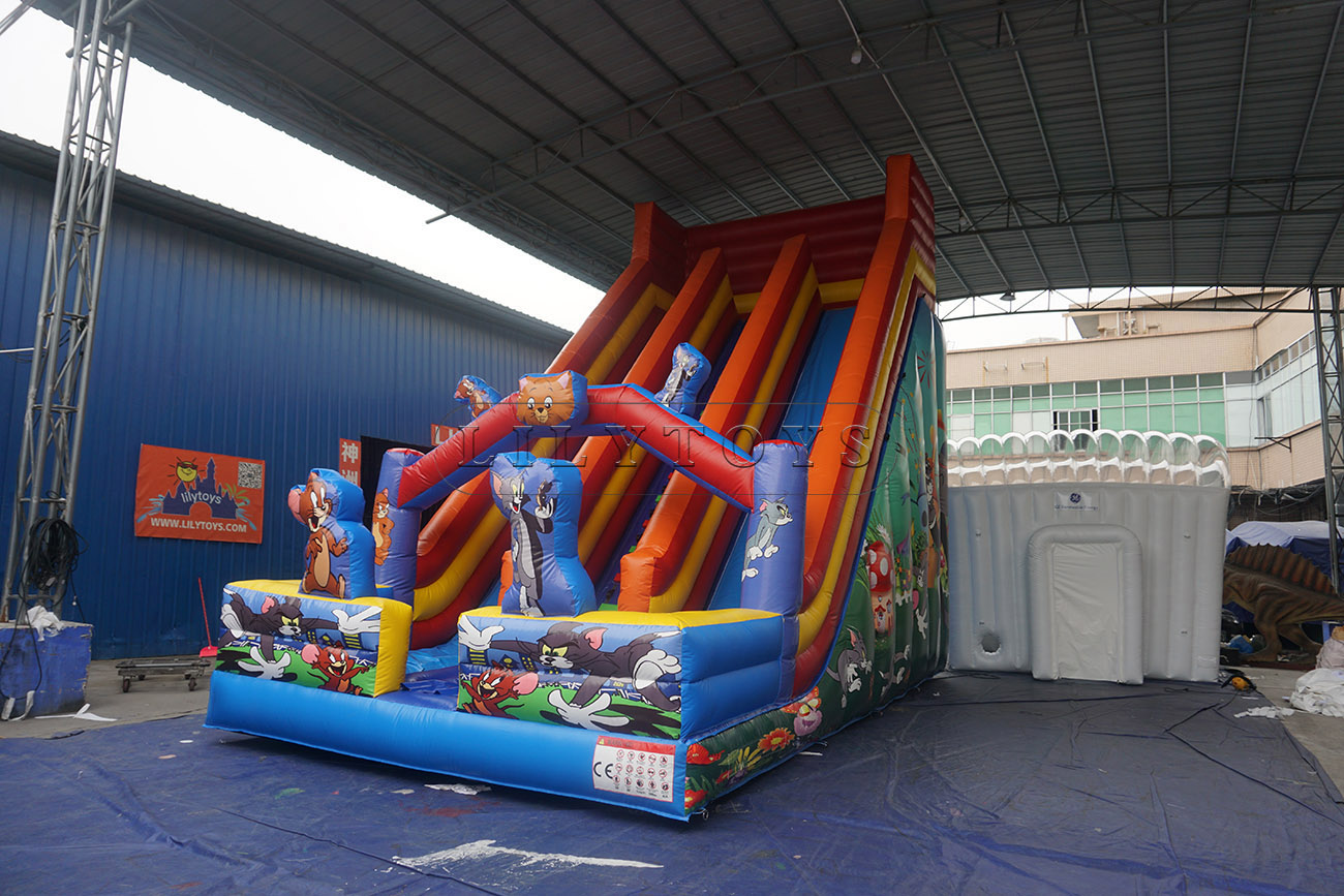 Inflatable Tom And Jerry Giant Slide