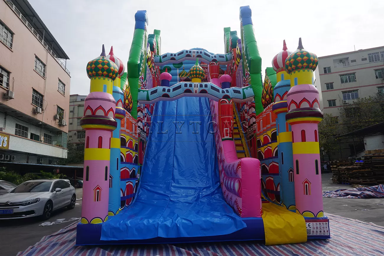 Giant inflatable castle for kids and adults