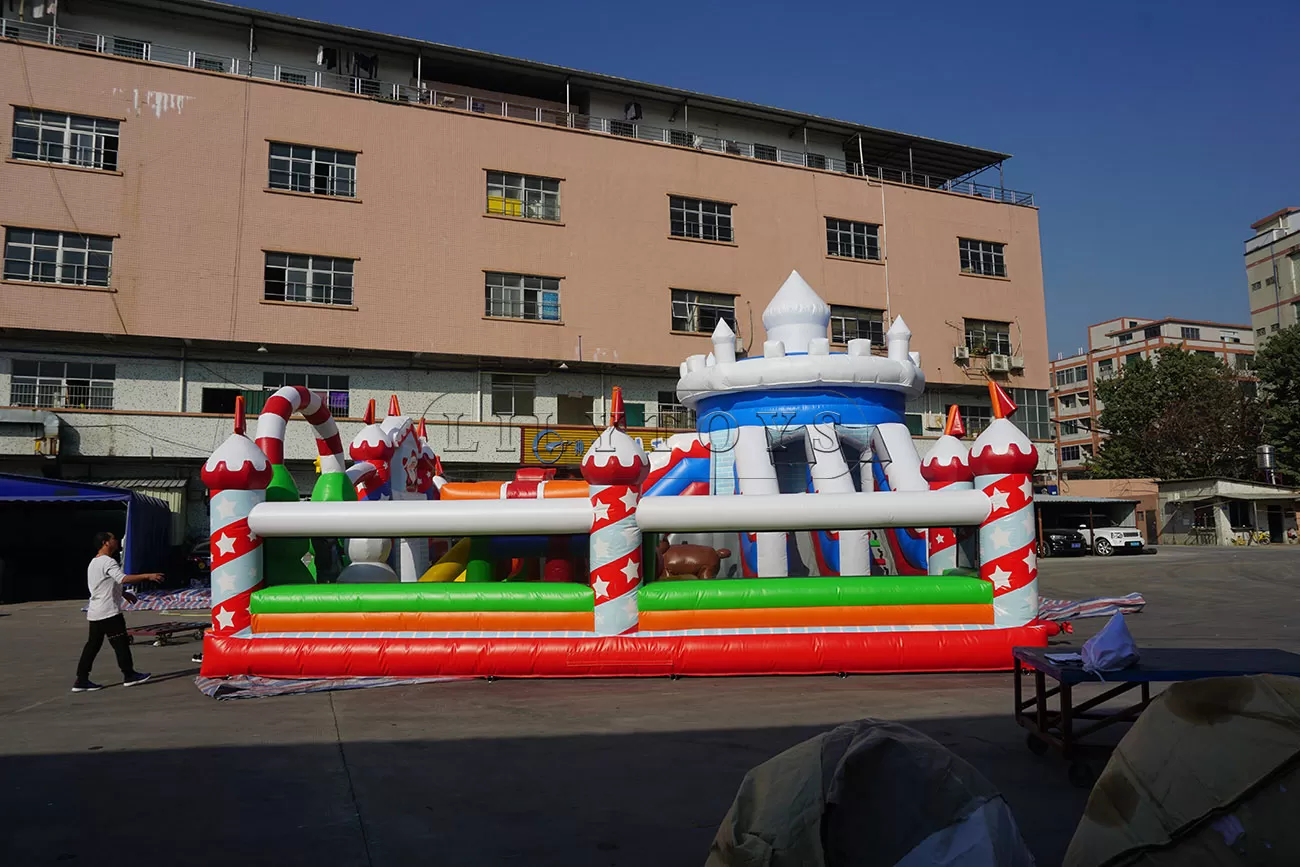 Christmas giant inflatable playground inflatable fun city