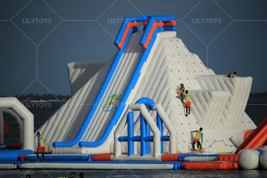 inflatable water park aqua park manufacturer in China