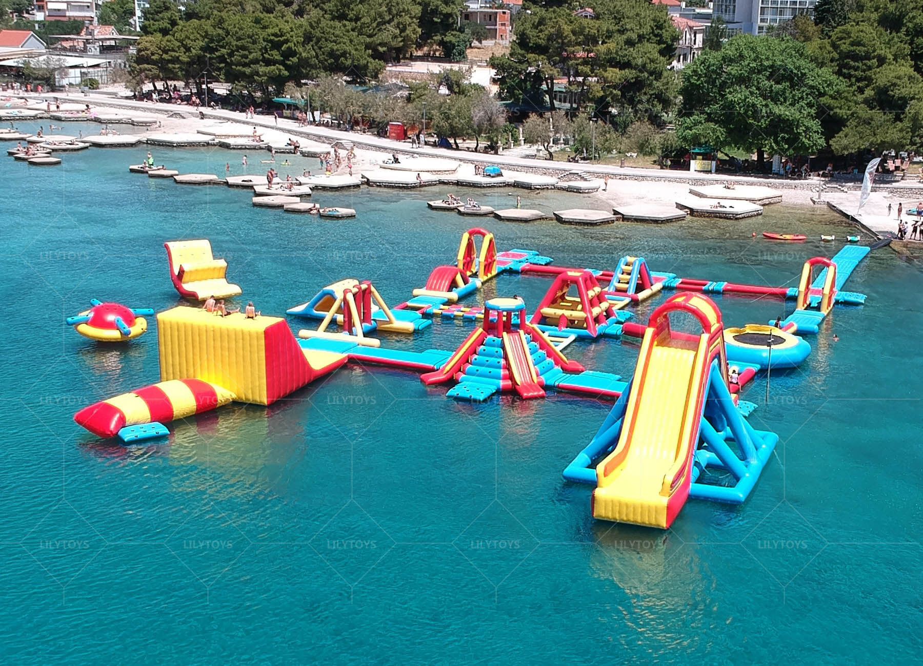inflatable floating sea water park