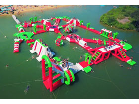 mobile inflatable water park