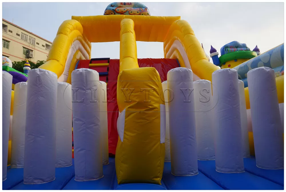 inflatable big playground funcity-01