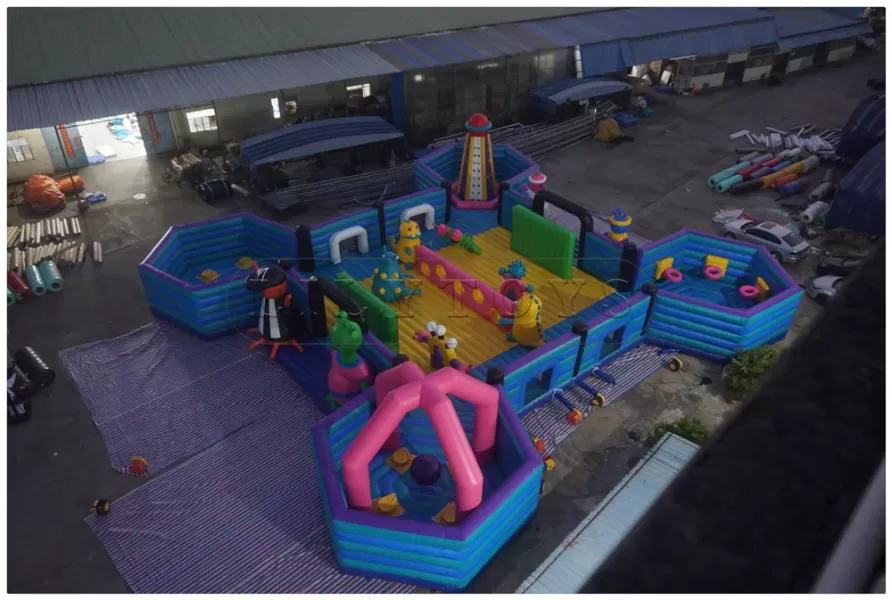 inflatable big playground funcity-09