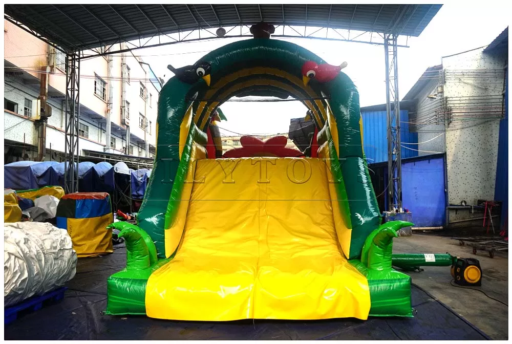 inflatable obstacle course -03