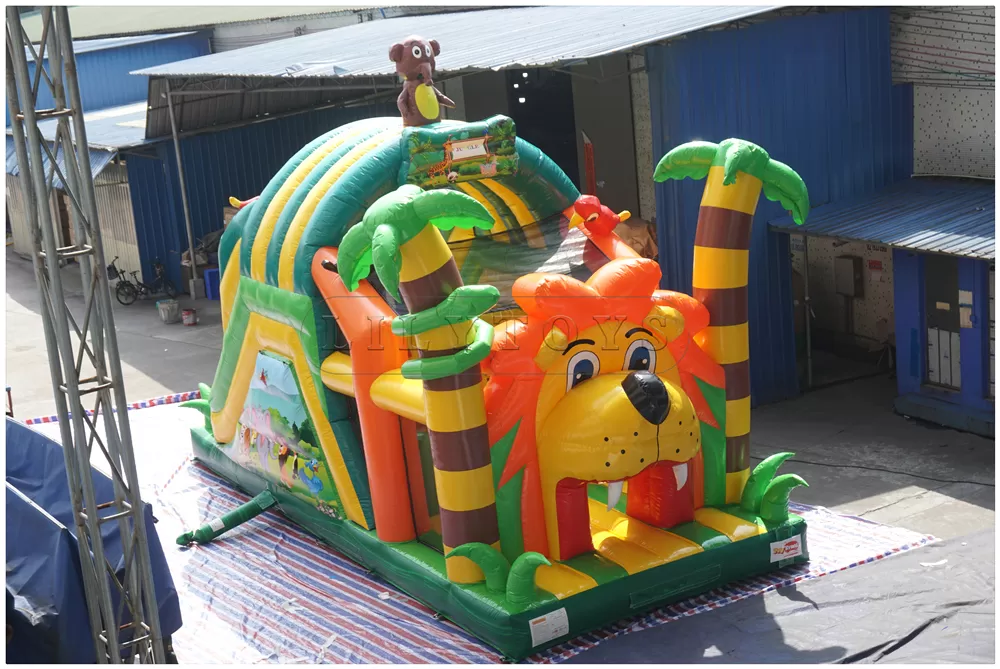 inflatable obstacle course -03