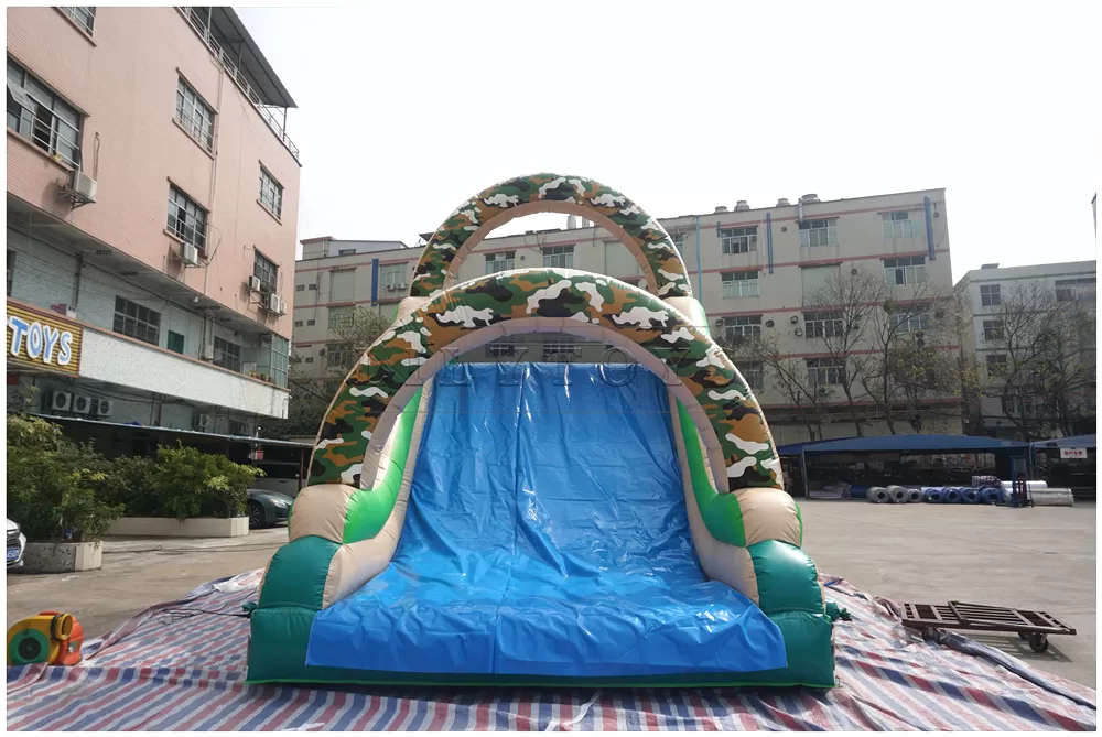inflatable obstacle course -06