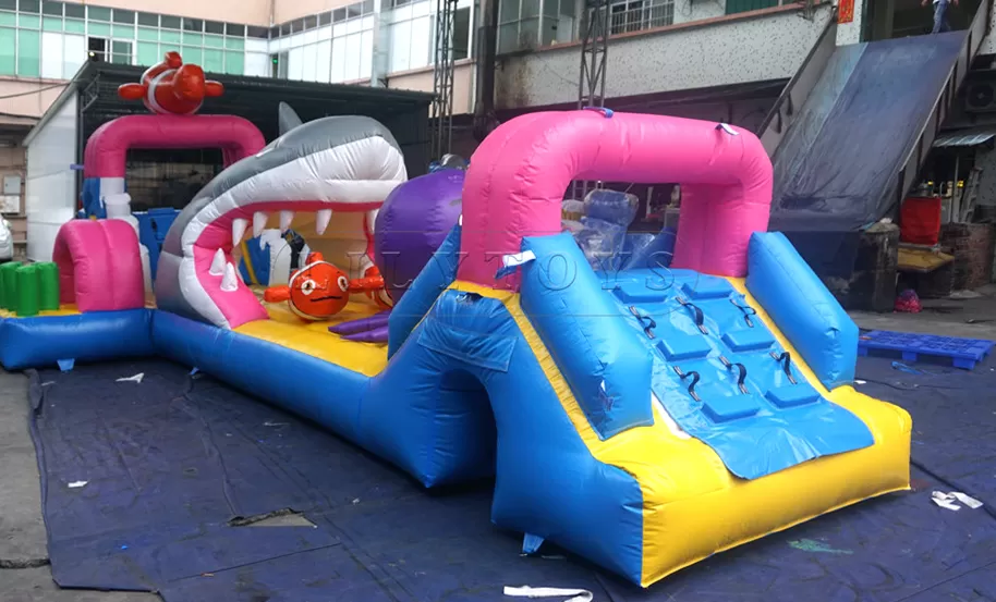 inflatable obstacle course -11
