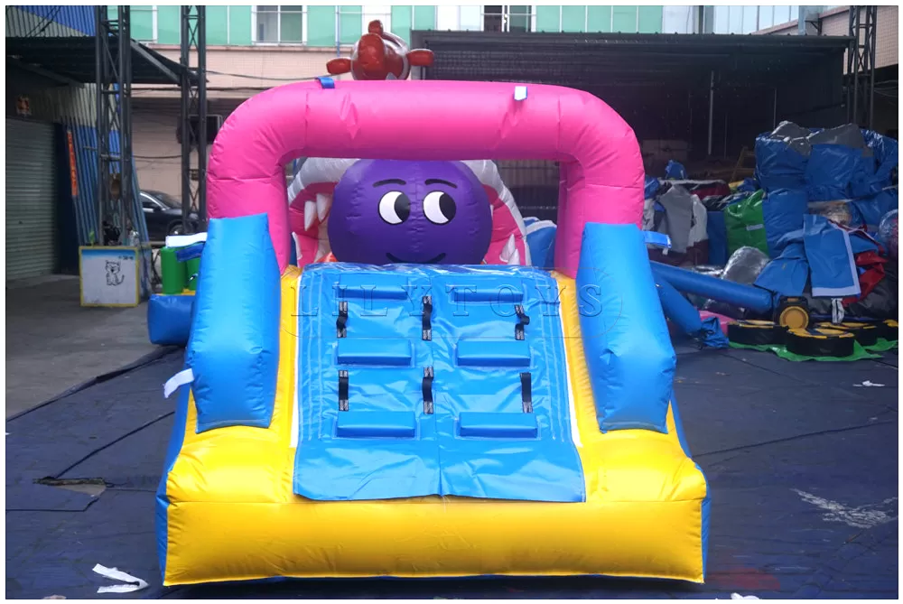 inflatable obstacle course -11