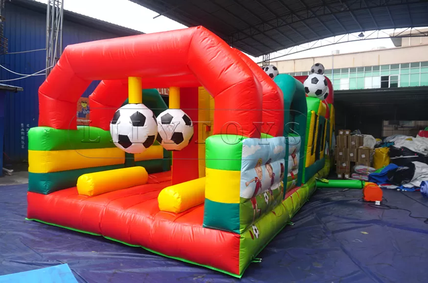inflatable obstacle course -13