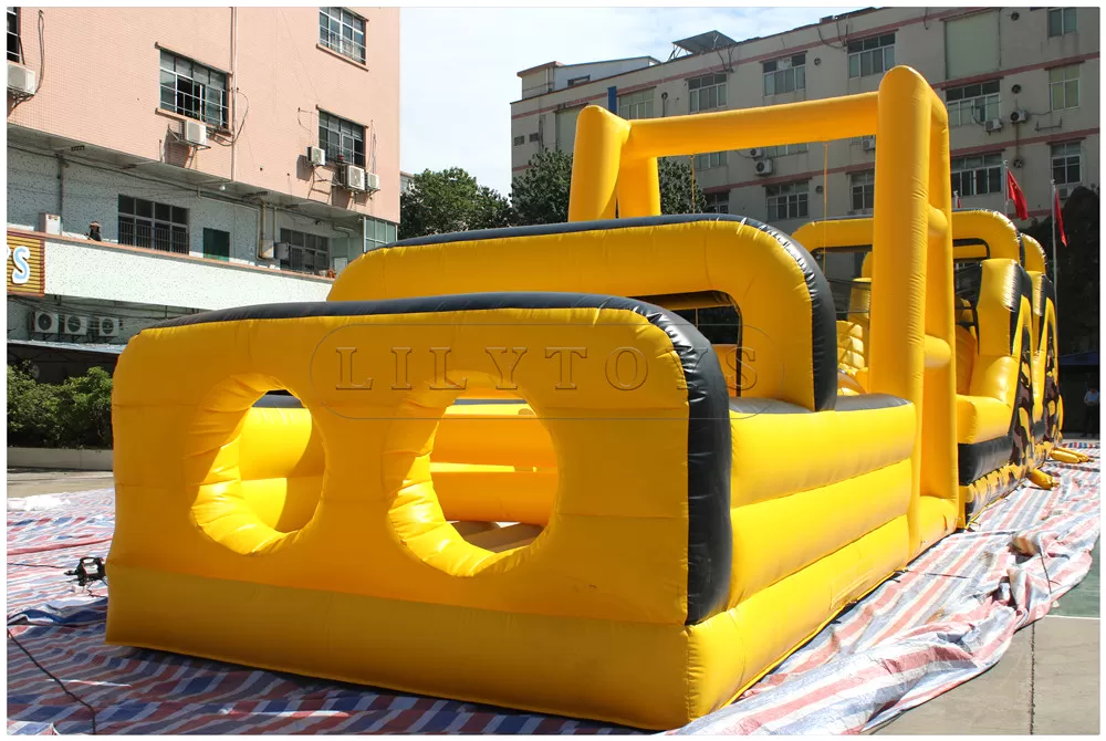 inflatable obstacle course -19