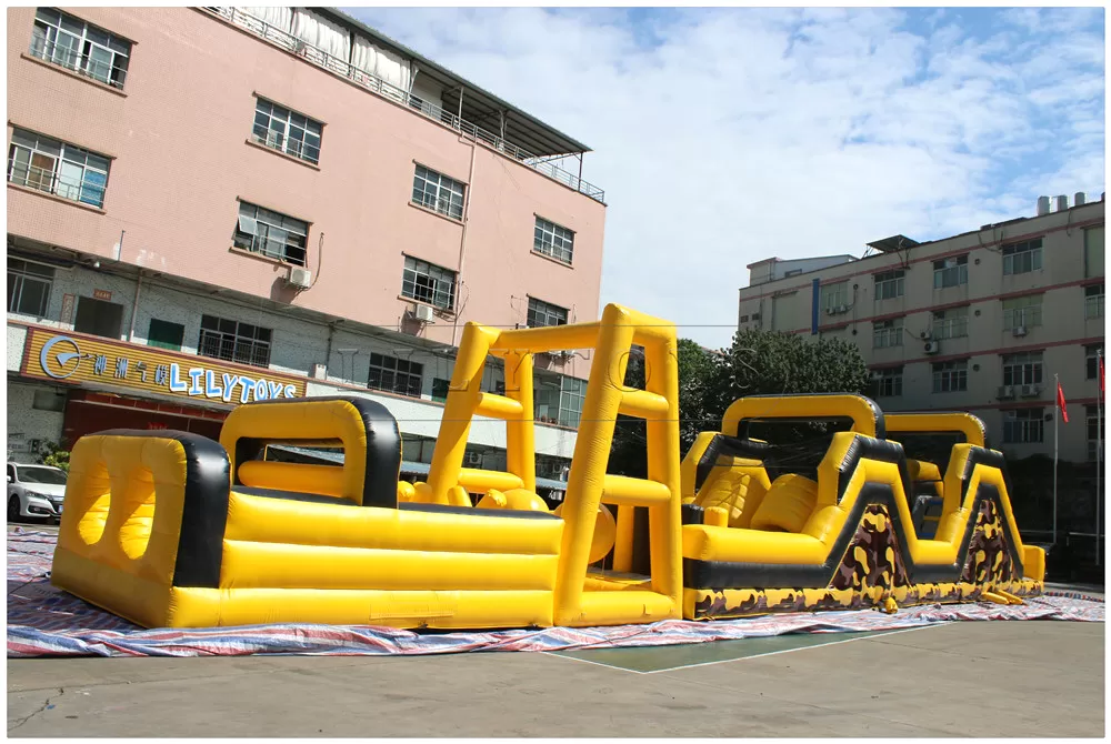 inflatable obstacle course -19