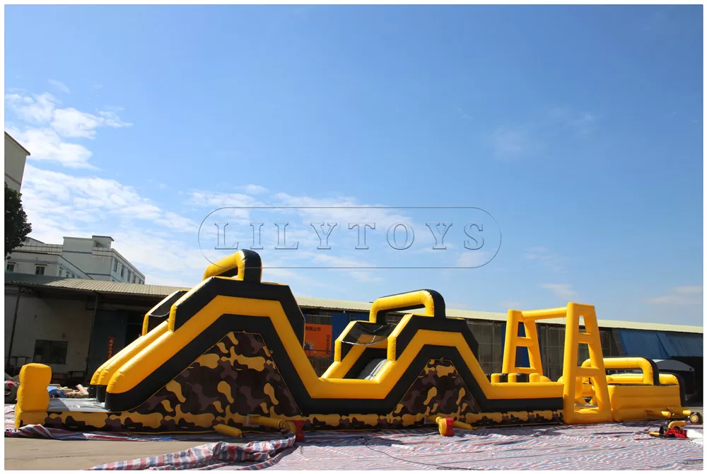 inflatable obstacle course -19