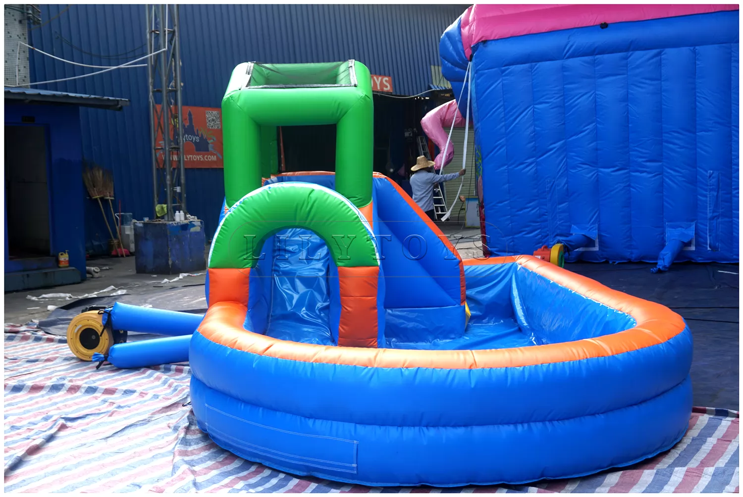 inflatable waterslide-38