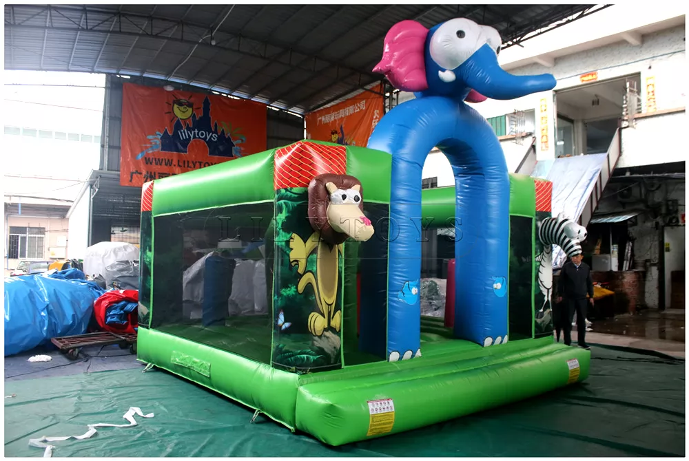 inflatable bounce castle-17