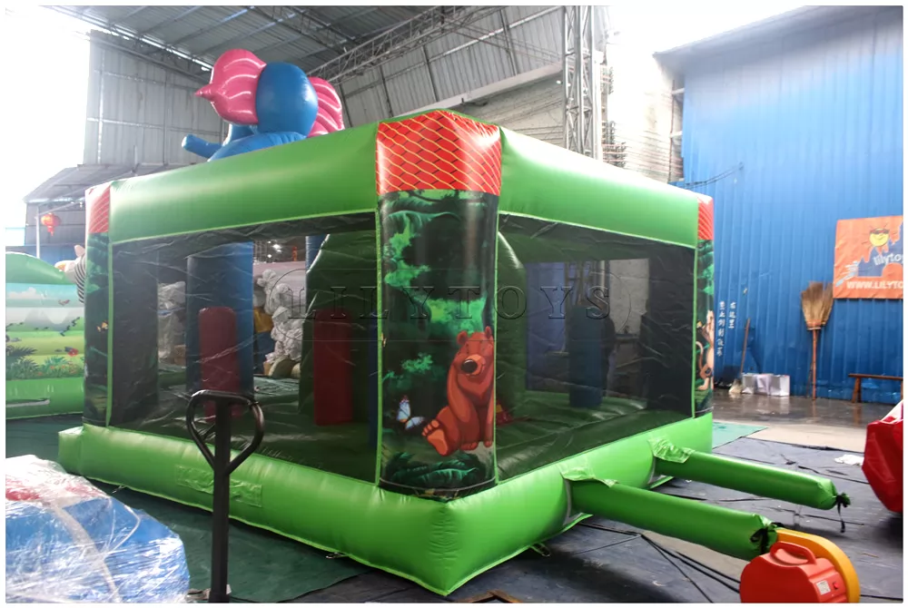 inflatable bounce castle-17