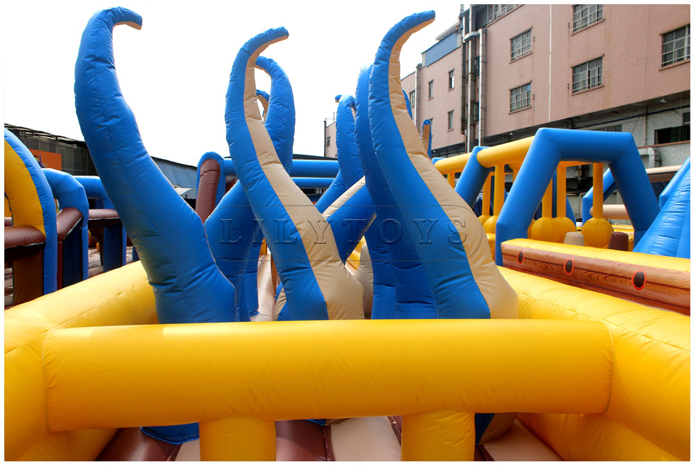 inflatable obstale course-27