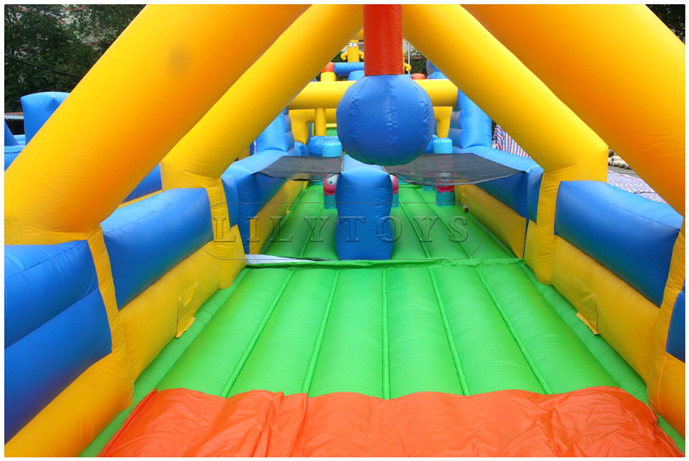 inflatable obstacle course -30