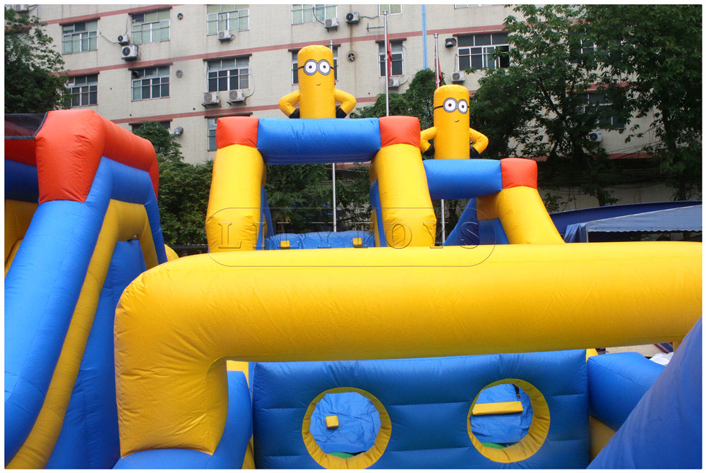 inflatable obstacle course -30