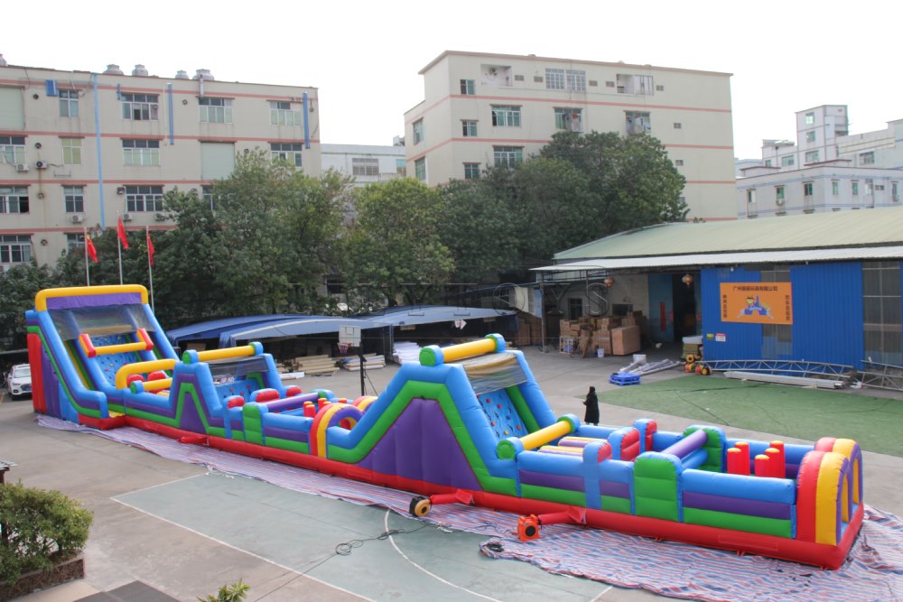 inflatable obstacle course -adults