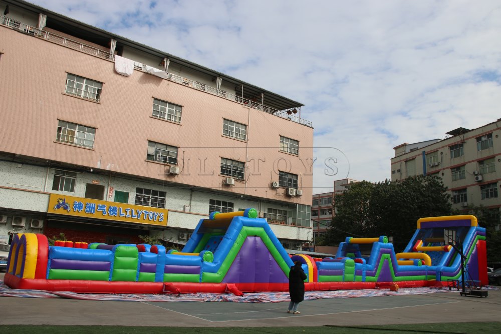 inflatable obstacle course -adults