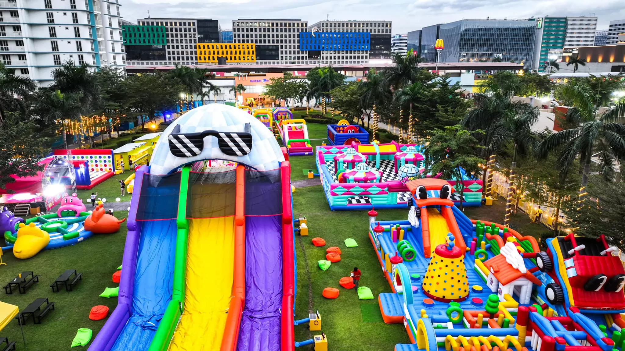 colorful inflatable big bounce park
