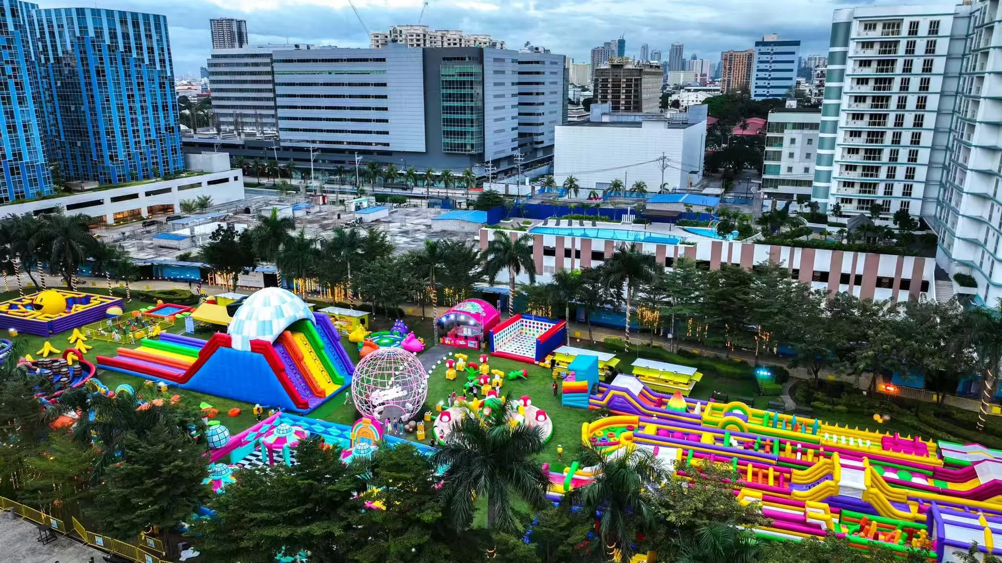Outdoor colorful inflatable slide bouncy castle  Amusement Park for Singapore