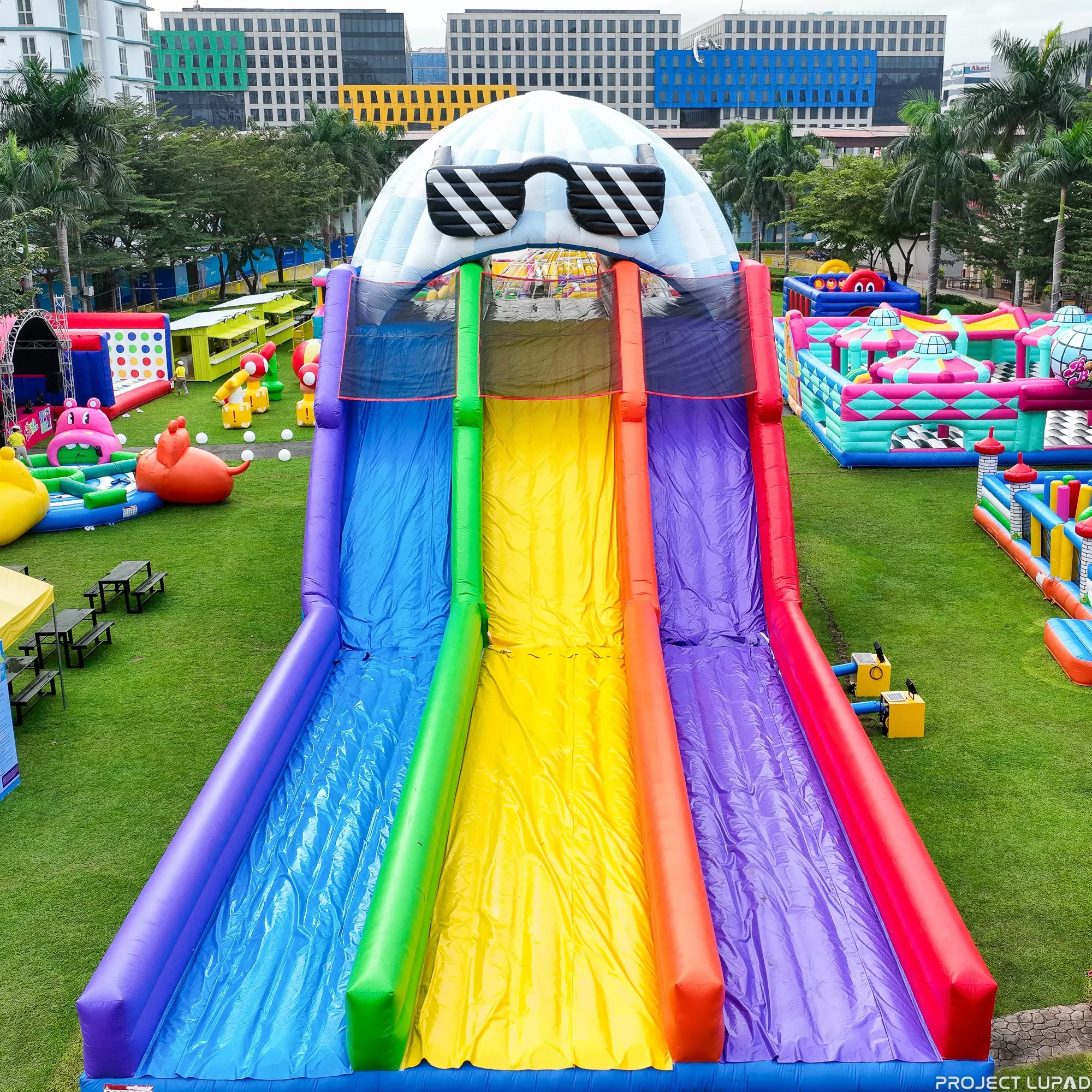 Outdoor colorful inflatable slide bouncy castle  Amusement Park for Singapore