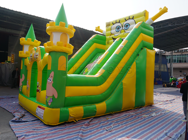 Trampolines vs Inflatables: Which is Best for Your Backyard?