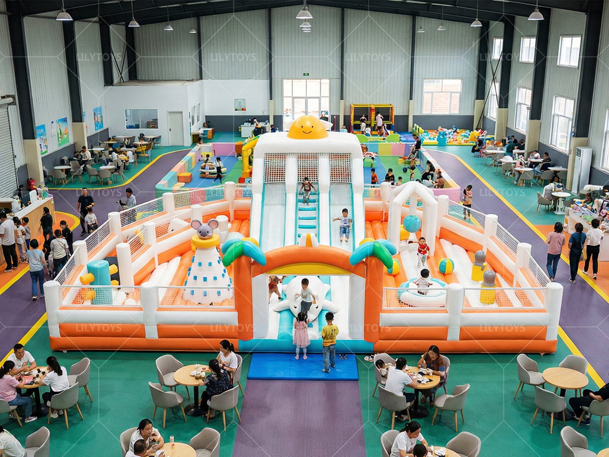 Half-round Inflatable Bouncy Zone